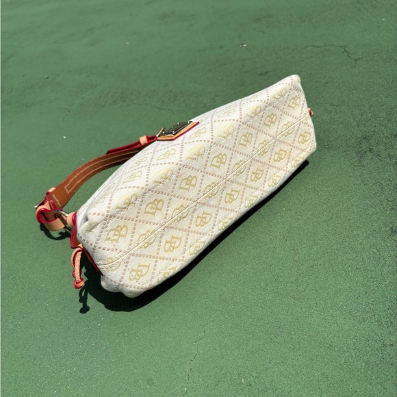 Vintage unique Dooney & Bourke Small East/West Slouch or a Hobo style bag. - Picture 8 of 8